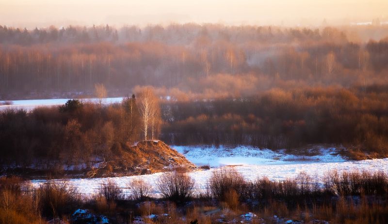вятка, берег, туман, высоко, осень, 2020, солнце, утро, река, вода, киров, лес, деревья, снег, первыйснег, лед, изгиб, береза, возвышенность, С высокого берегаphoto preview