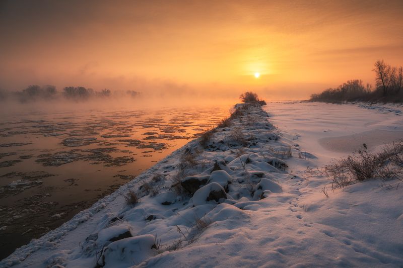 river, vistula, snow, winter, sunrise, landscape, nature,  Frozen Morningphoto preview