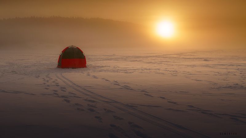 карелия, ладога, рассвет, рыбаки, зима, палатка, рыбаки, снег, туман, ice, lake, dawn, winter, dome, tent, nature. Утро на Ладоге.photo preview
