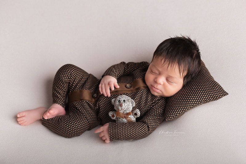 newborn photo preview