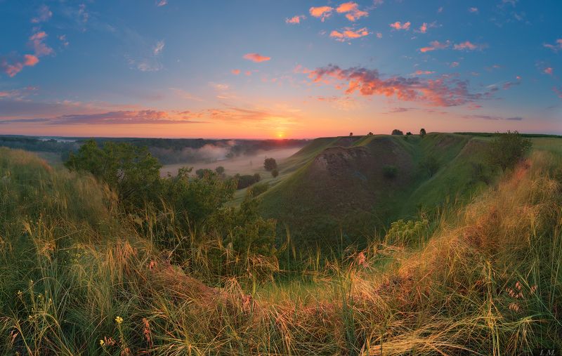 рассвет, солнце, пейзаж, панорама, холмы, лето, облака, трава, туман, sunrise, sun, landscape, foggy, panorama, summer, sky, clouds, hills, grass, meadows, misty, light, fog, colors Солнышко встает ..photo preview