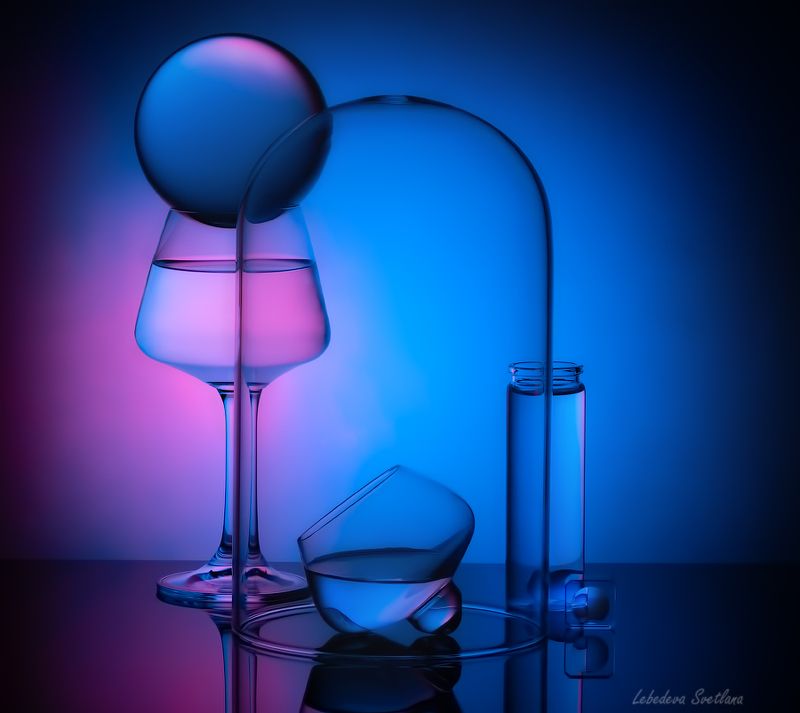 стекло,приломления Про стекло и отраженияphoto preview