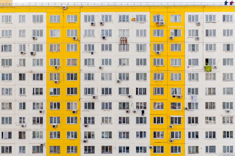 соседи, дом, окна, ритм, желтый, белый, репортаж, улица, этажи, жизнь, Соседиphoto preview