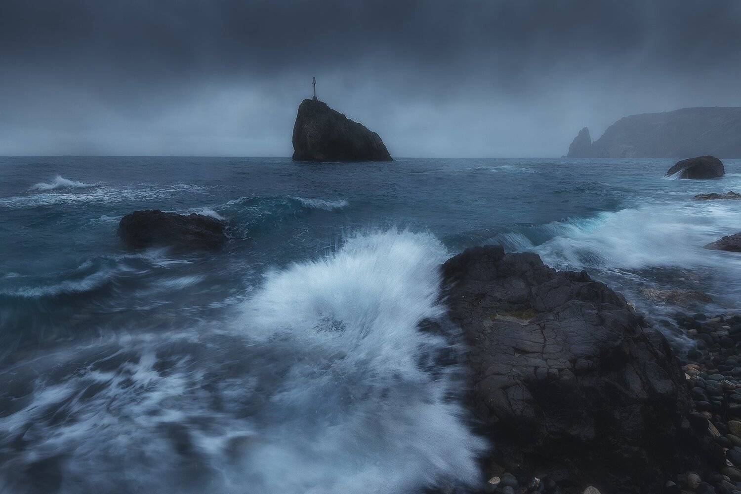 У берега хмурого чёрного моря. Автор: Oleg Feofanov , Oleg Feofanov