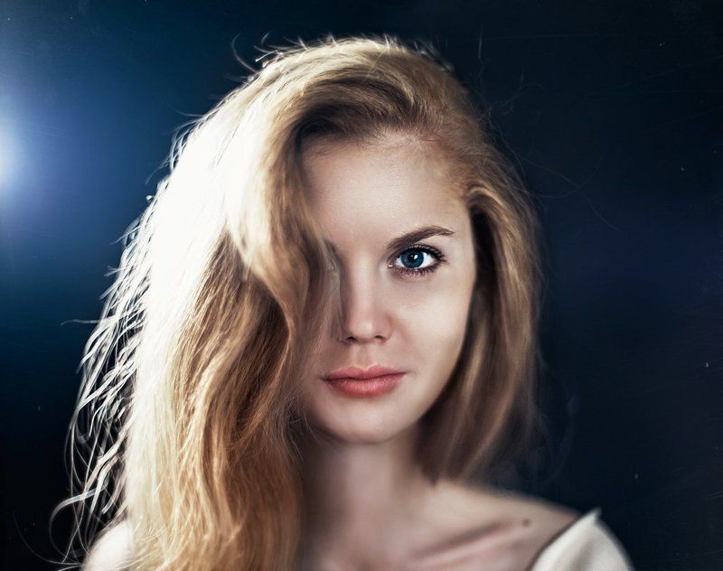 mystery girlphoto preview