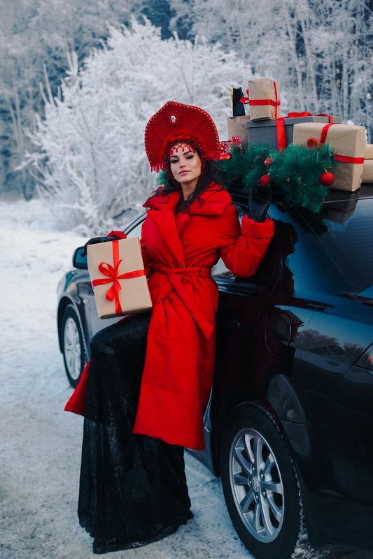 Современная снегурочкаphoto preview