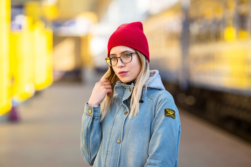 девушка, блондинка, город, улица, портрет Сашаphoto preview