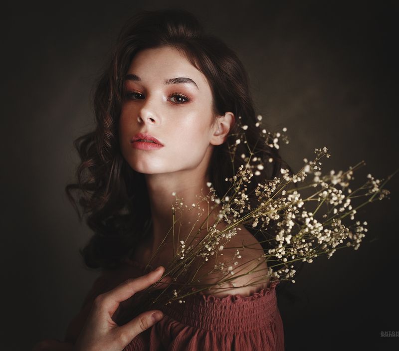 портрет, девушка, молодая, гипсофила, цветы, трава, Настяphoto preview