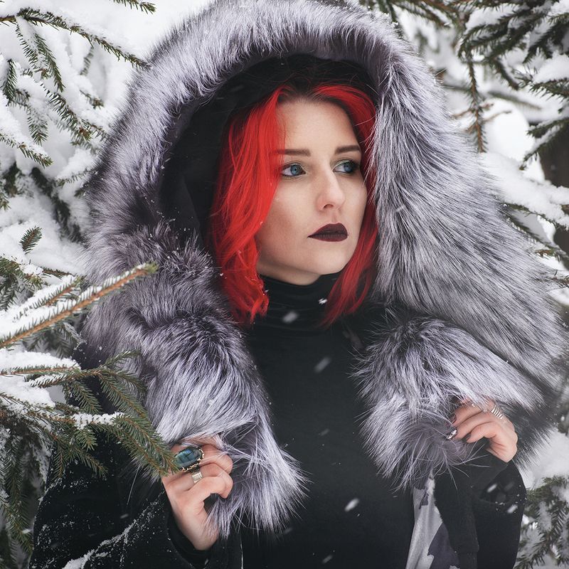 lady, model, portrait, snow, winter, white Red&Whitephoto preview