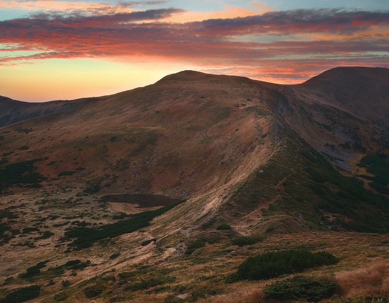 горы, карпаты, несамовите, облака, озеро, осень, рассвет, утро, хребет, черногорский хребет, colors, carpathians, ridge, nesamovyte, autumn, dawn, lake, landscape, morning, mountains на хребте ..photo preview