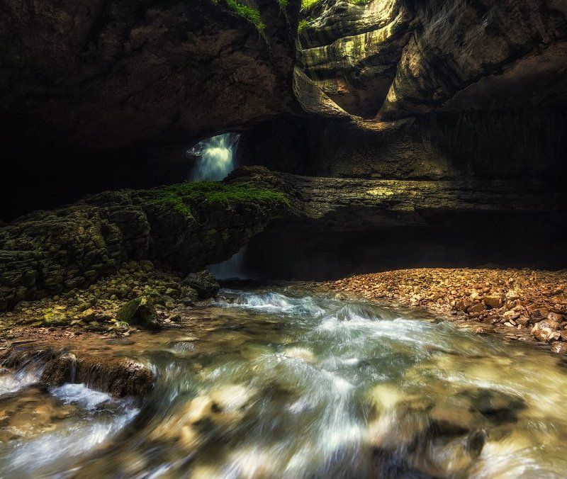 Водопад в пещере.photo preview