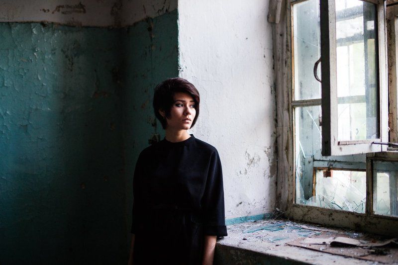 Девушка, Красный луч, Муром, Фабрика SourCherry. Красный лучphoto preview