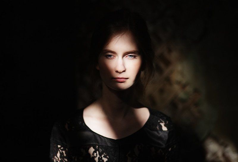 Великолепная, Девушка, Красивая, Луч света, Милая, Портрет девушки, Прекрасная, Световой поток, Сюжетное фото ***photo preview