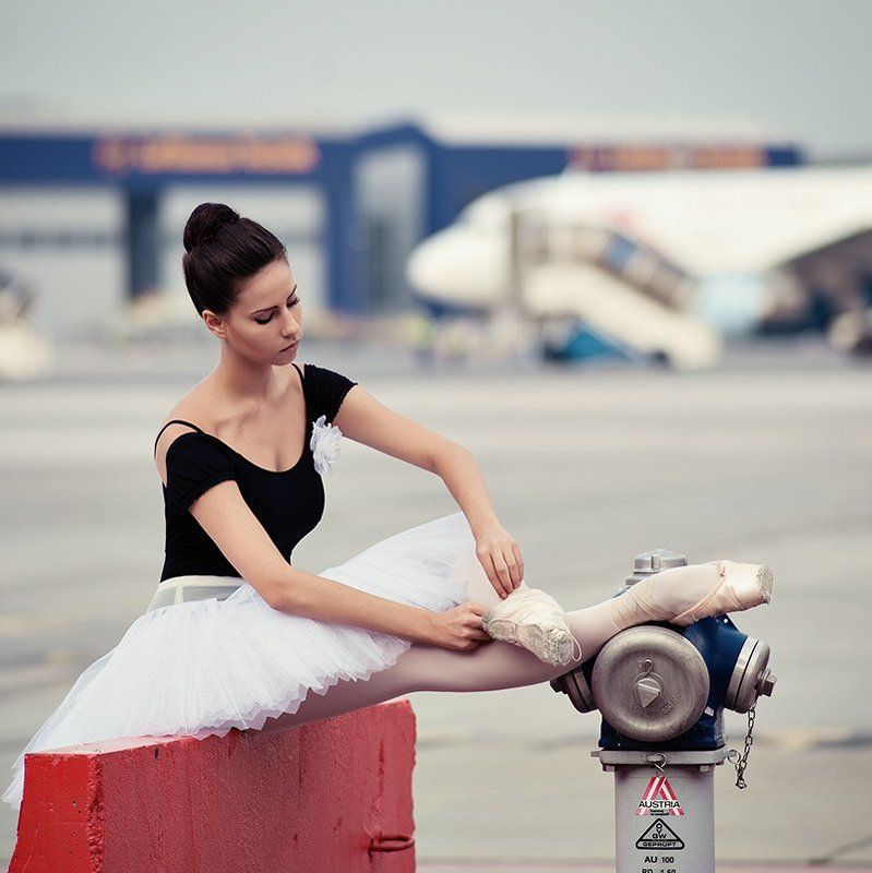 Ballerina at the airportphoto preview