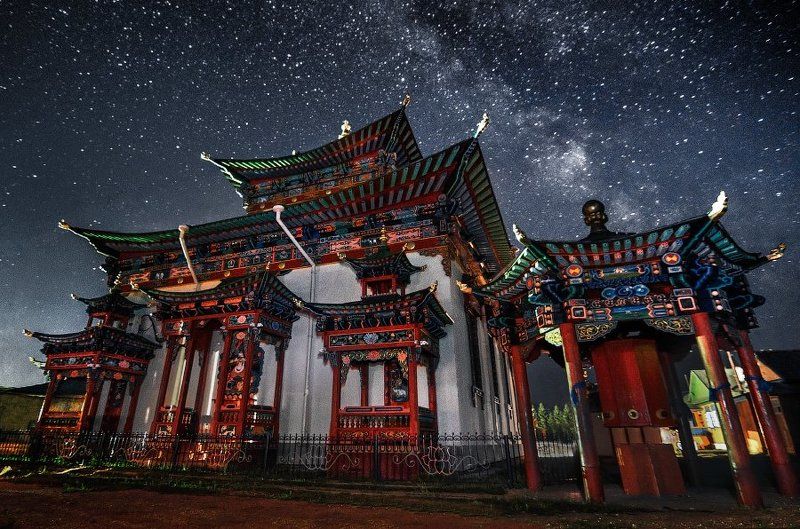 Архитектура, Байкал, Буддизм, Бурятия, Звезды, Иволга, Иволгинский Дацан, Итигэлов, Млечный путь, Монголия, Ночь, Религия, Сибирь, Сопки, Степь, Улан-удэ, Хамбо Лама Иволгинский дацанphoto preview