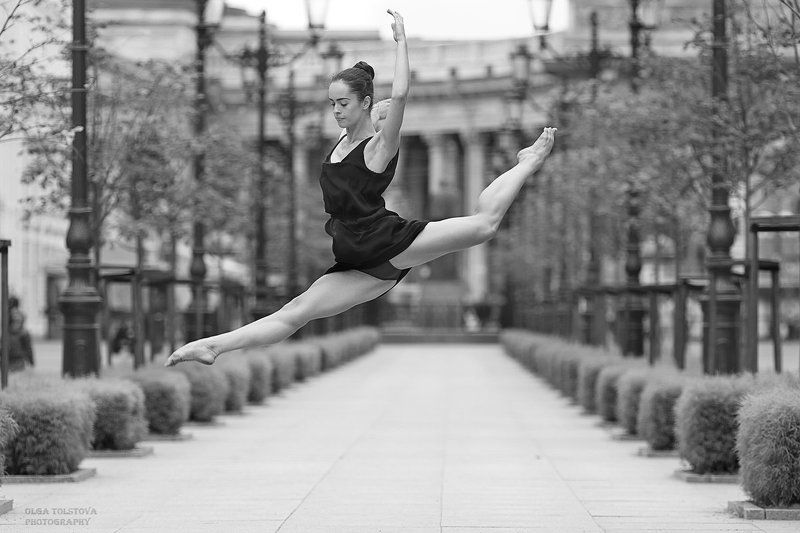 Черно-белый балетphoto preview