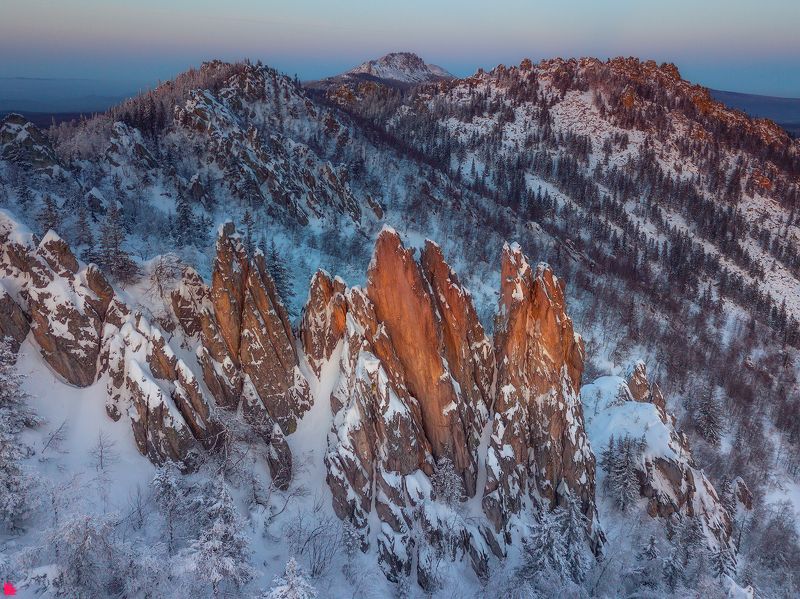 Перья, Двуглавая сопка, Таганайphoto preview