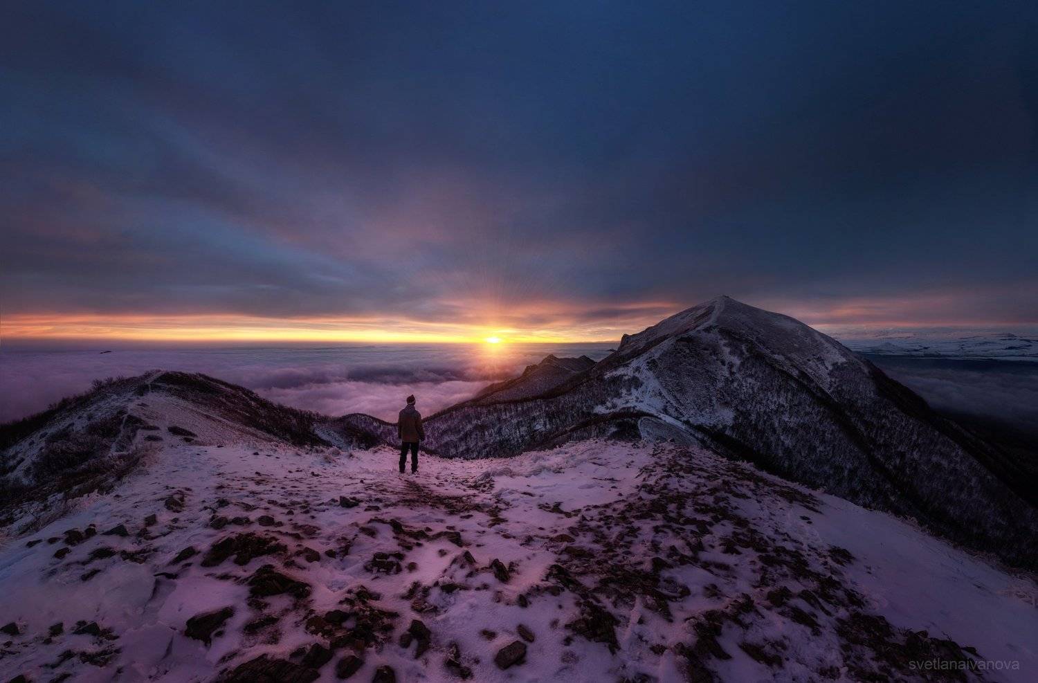 Между двух вершин Бештау.... Автор: Светлана Иванова бештау, рассвет, кмв, кавказ, ессентуки, пятигорск, горы, Светлана Иванова