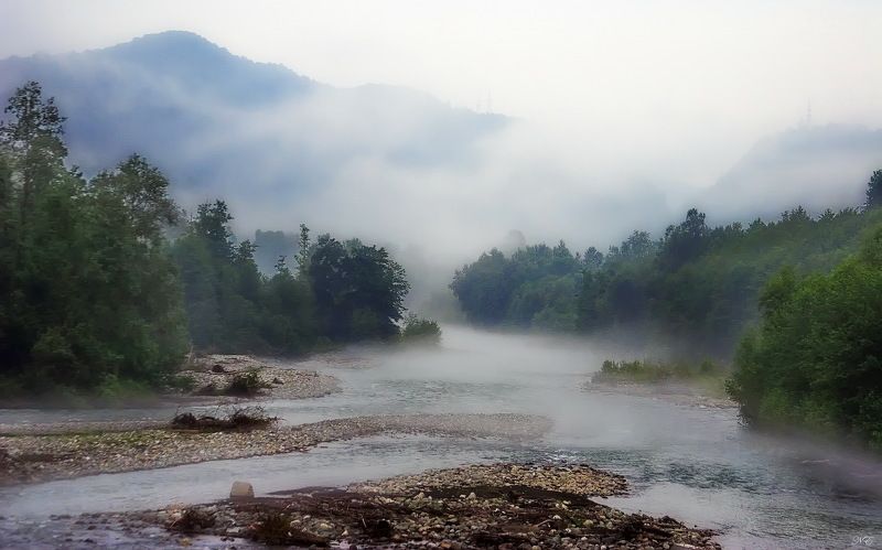 горы река туман Туман над рекойphoto preview