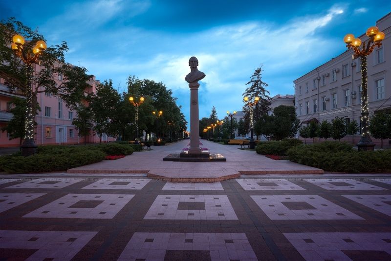 книга владыка моря, фотохудожник, тамбов, россия, памятник, державин, артем мирный, tambov, russia, photoartist, artyom mirniy Памятник Гавриле Державину. Город Тамбов (Россия)photo preview