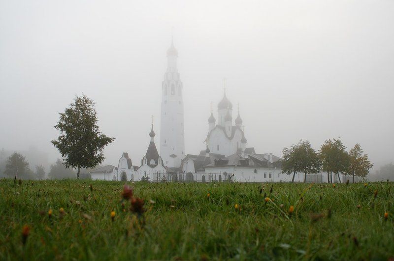 Храм Первоверховного Апостола Петра.photo preview