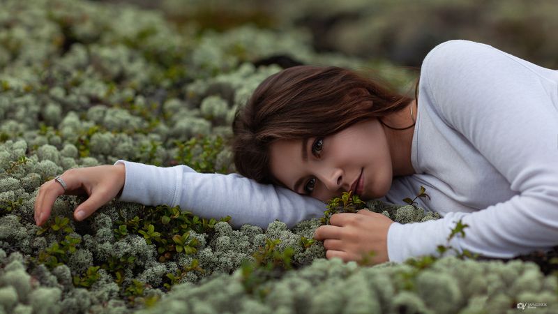 якутия, ягель, тайга, сибирь, дальний восток, природа, лес, девушка в лесу На ягелевом ковреphoto preview