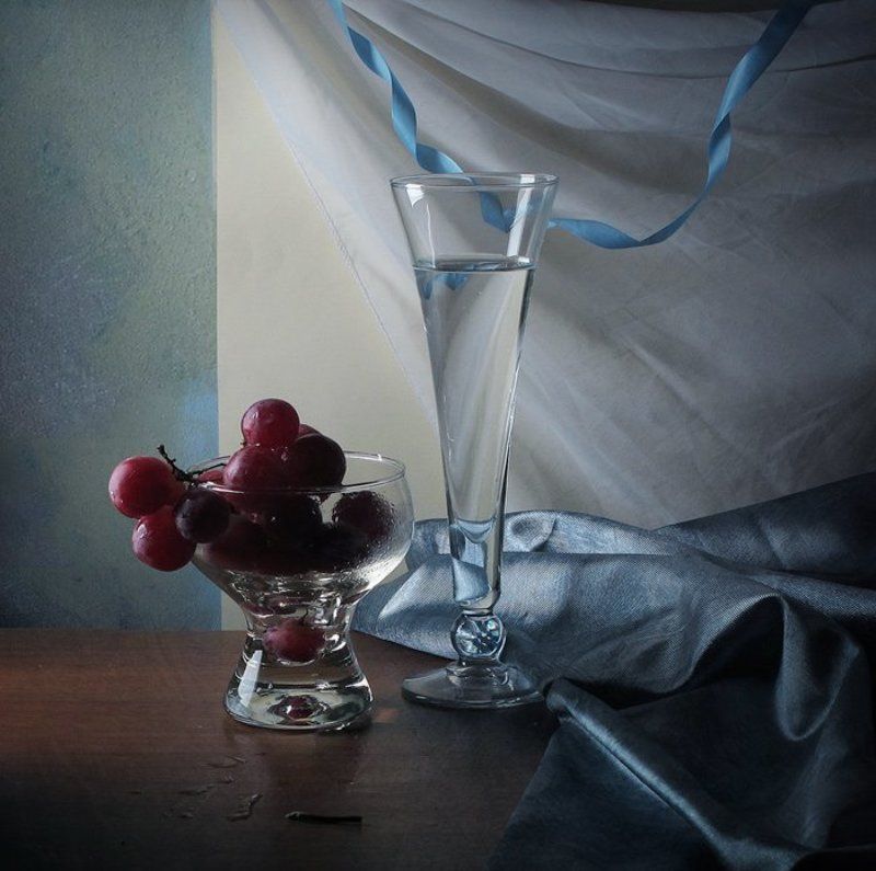 Натюрморт бокал виноград * * *photo preview