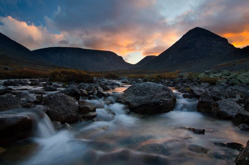 утро горной реки. Автор: Юсупов Александр , Юсупов Александр