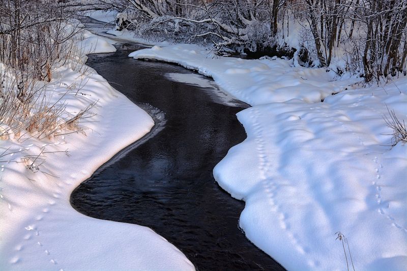 течет, ручей Течет ручей, бежит ручейphoto preview