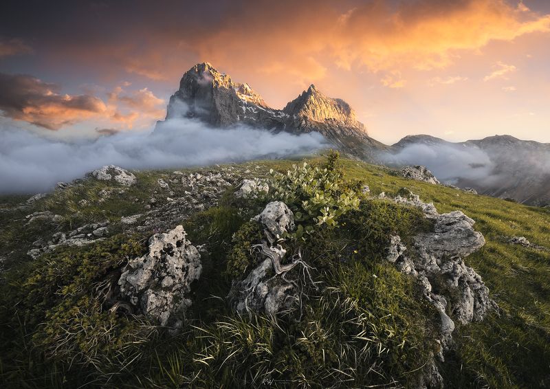 #landscape #mountains #gransasso #italy #sunset Giants on firephoto preview