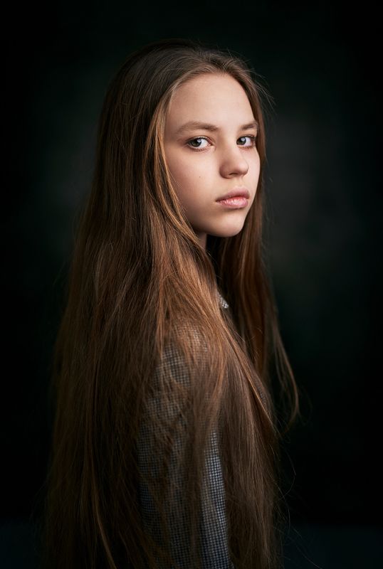 portrait, girl, lowkey, black, beautiful, pretty, eyes, lips, портрет, девочка, look, blue eyes photo preview