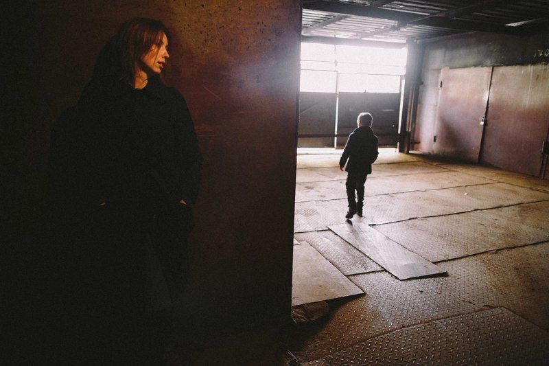 motherhood, kid, danger, pensive, woman photo preview