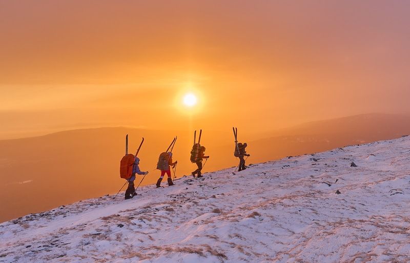 солнце, рассвет, туристы Зимнее, рассветное.photo preview