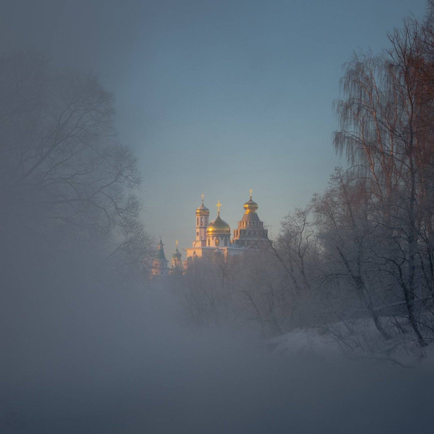 Первые лучи рассвета на Истре. Автор: Виктор Иванов истра зима новоиерусалим новоиерусалимский монастырь река, Виктор Иванов