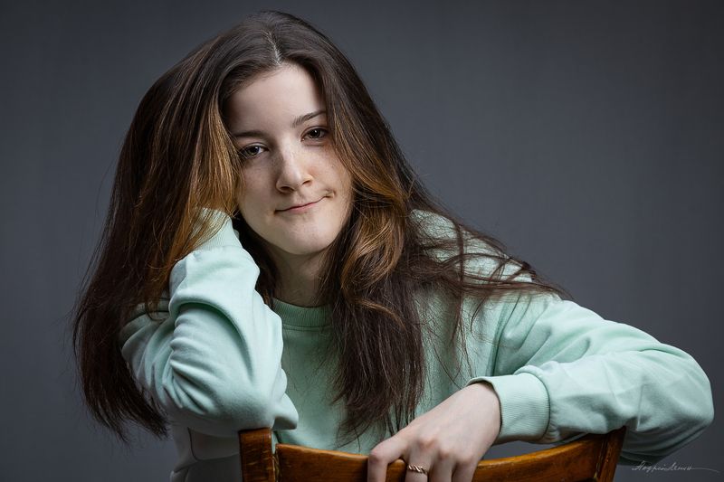 Задумалась...photo preview