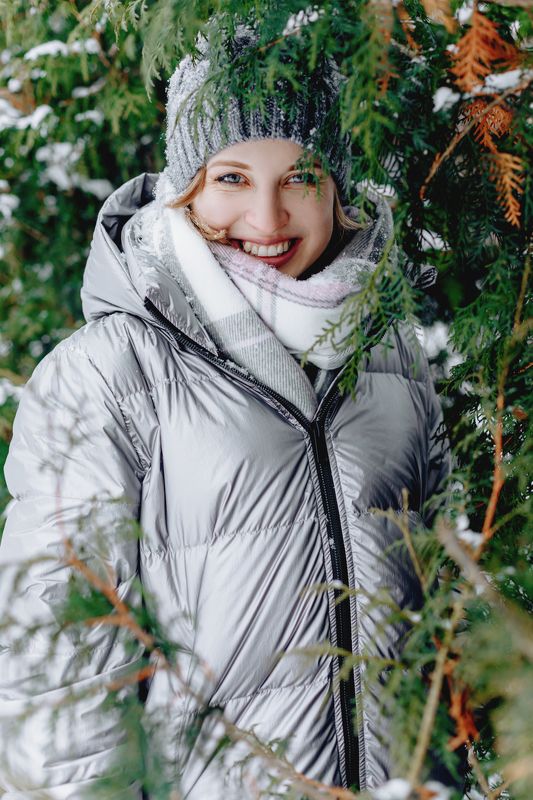 one person  one woman only  female  one adult only  young woman  woman  portrait  looking at camera  beautiful woman девушка, женский портрет, портрет  people Smilephoto preview