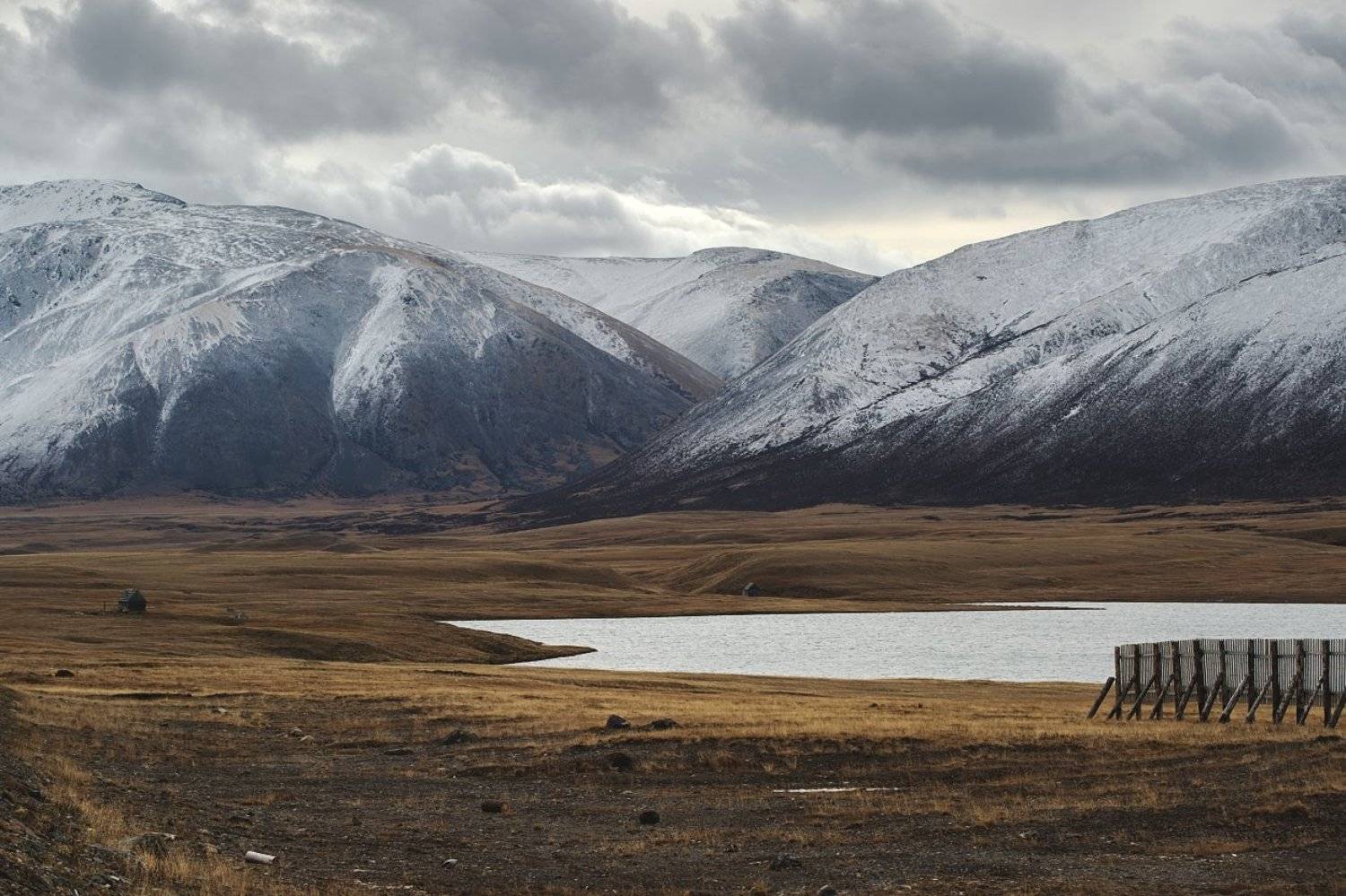 о двух рыбацких домиках.... Автор: Толмачев Дмитрий , Толмачев Дмитрий