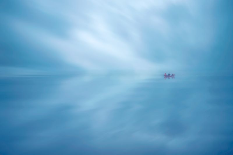 озеро, река, отражение, лодка Странное озеро фото превью