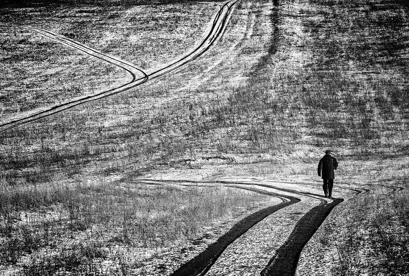 пейзаж,осень,дороги,человек,путник,одиночество  фото превью