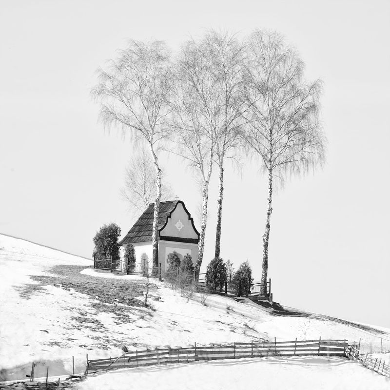 Kapliczka Matki Bożej Śnieżne w Kacwiniephoto preview