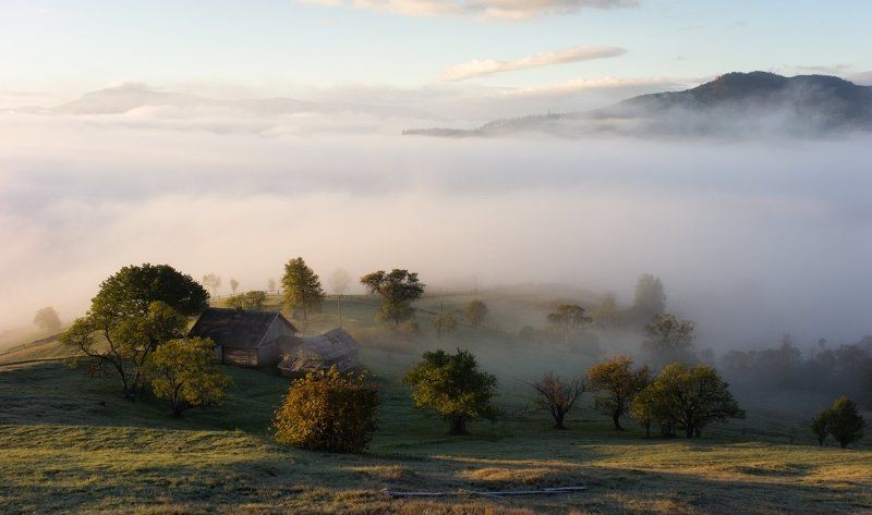 Горы, Природа, Рассвет, Свет, Туман Место для одиночестваphoto preview