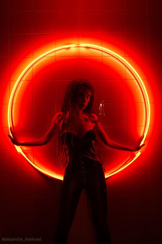 Цветной свет, фэшн, fashion, портрет, креативный свет Красный photo preview