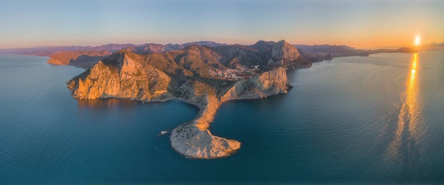 На рассвете в Новом свете. Автор: Николай Мысливцев крым, новый свет, рассвет, коптер, март, Николай Мысливцев