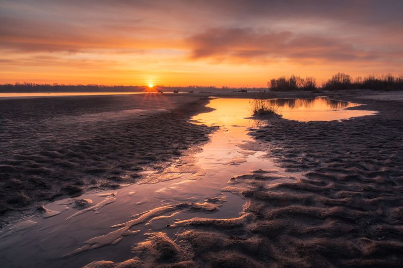 river, vistula, poland, sunrise, sand, beach, sun, water,  Vistula backwatersphoto preview