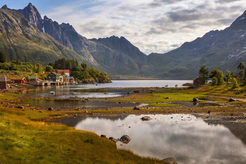 норвегия, лофотены, озеро, вечер, горы, домики, камни, Жизнь на Лофотенских островах.photo preview
