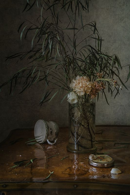 натюрморт, стекло, фарфор, цветы, ракушки Про чашку и цветыphoto preview