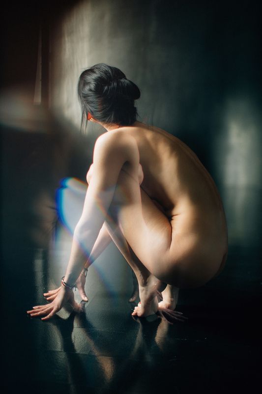 nude, art, naked, female, figure, beautiful, reflection, studio, natural, light, beauty, girl, woman, sensuality, sensual, fine art, * * *photo preview