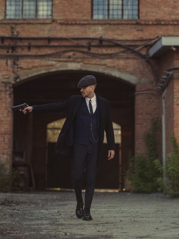 кадр из фильма острые козырьки, постановочное фото, мужчина, портрет, кепки, кино, фильм, сериал, винтаж ...photo preview