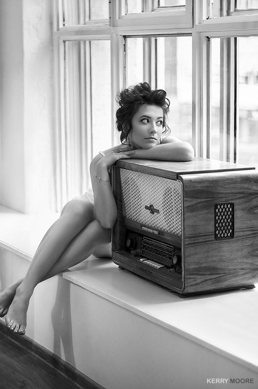 portarit, girl, style, портрет, blackandwhite,studio, retro,vintage Lady at the windowphoto preview