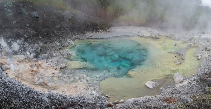 Итуруп, вулкан Баранского Голубое озероphoto preview